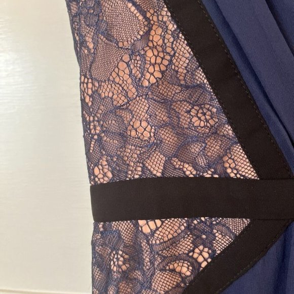 NWT BCBG MAXAZRIA Klarissa Gown, 100% Silk, Size 2, Navy Blue (new with tags) - Picture 4 of 10